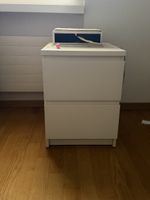 Nachttische 2 stück weiss 2 Schubladen guter Zustand