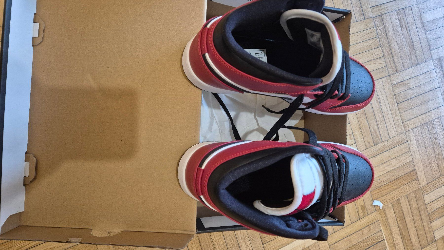 Jordan Scarpe da uomo: NIKE Air Jordan 1 Mid NEUVE – Usato da Genève venduto da pixalex 3