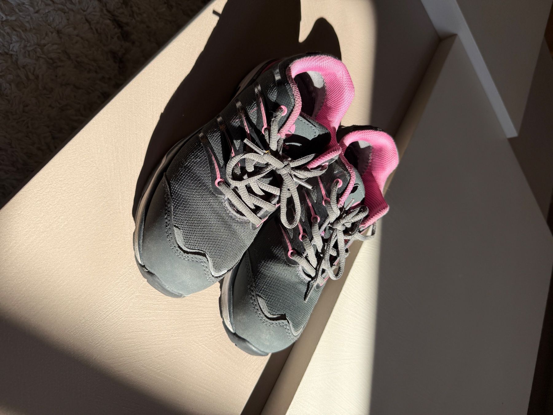 Scarpe da donna: Soulier de sécurité – Usato da Broc venduto da zai_9jlg