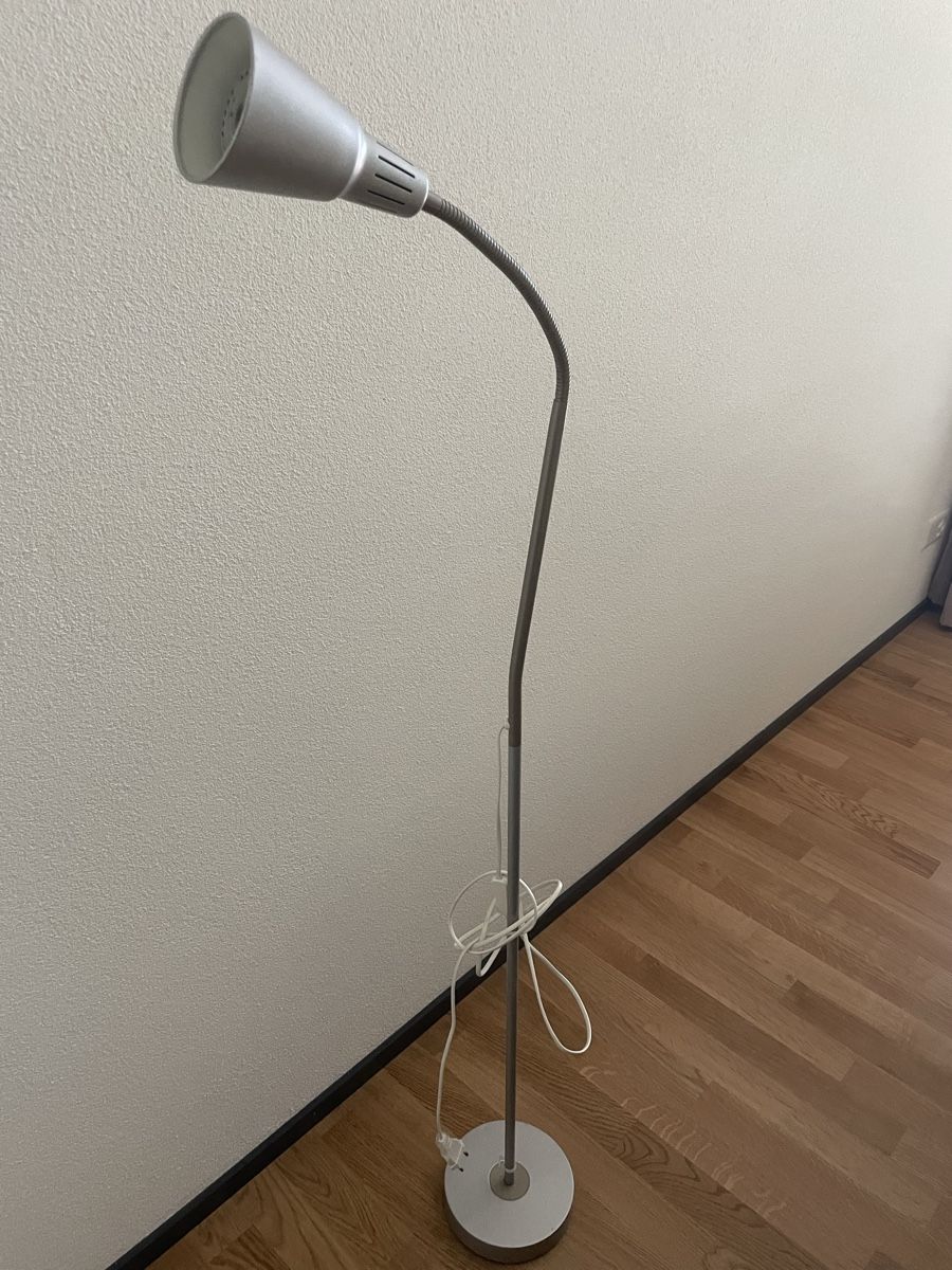 Ikea Lampade: Stehlampe – Usato da Uster venduto da -_Loris_-