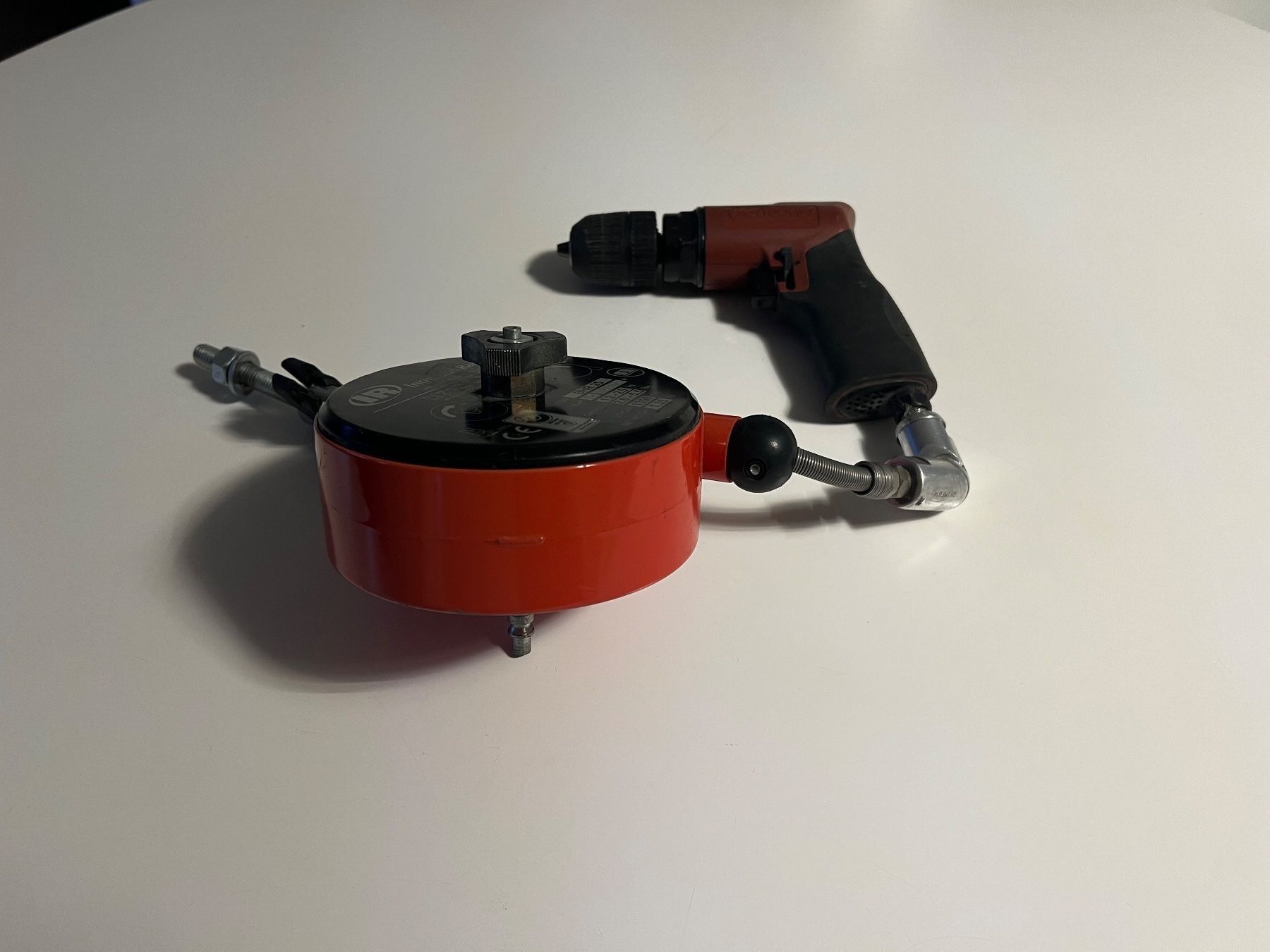 Tutti gli attrezzi: Luftdruckschlauch - Abroller mit Luftdruckschrauber KS Tools – Usato da Mumpf venduto da Xelz 1