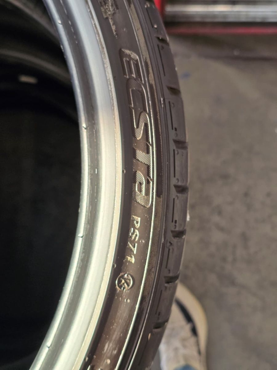 Pneumatici & Ruote complete: Kumho 245/30R20 – Usato da winterthur venduto da DM__ 2