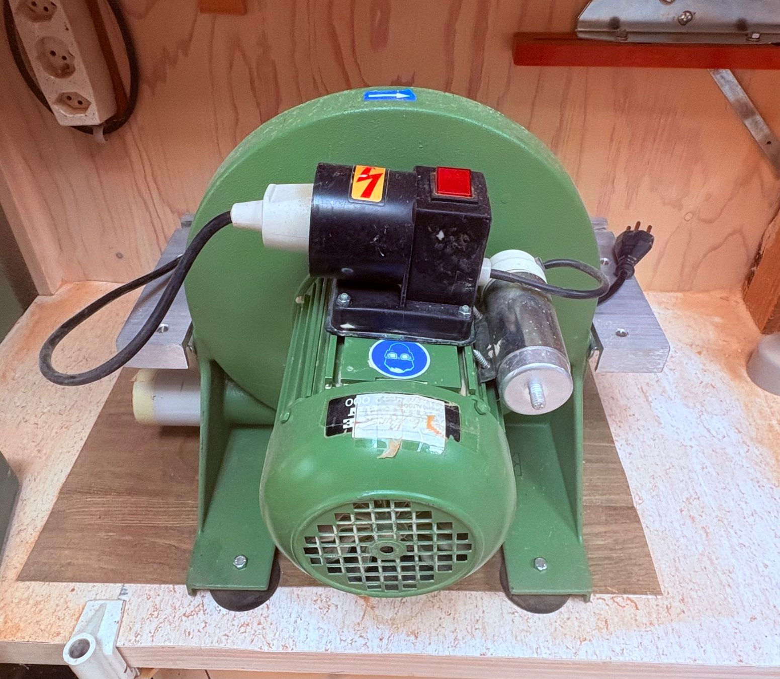 Tutte le macchine: Tellerschleifmaschine Etienne – Usato da Altdorf UR venduto da zar_fcd6 3