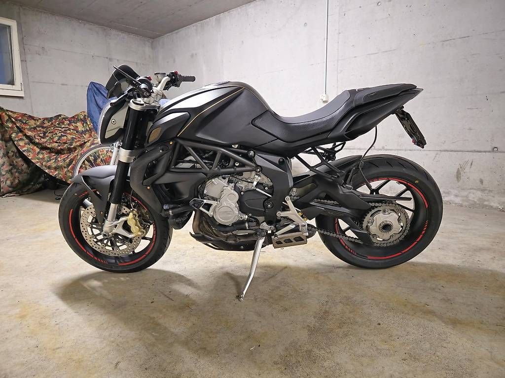 MV Agusta Route: Mv Agusta Brutale B3 675, 35KW möglich – D'occasion à Thierachern par Azarc2 3