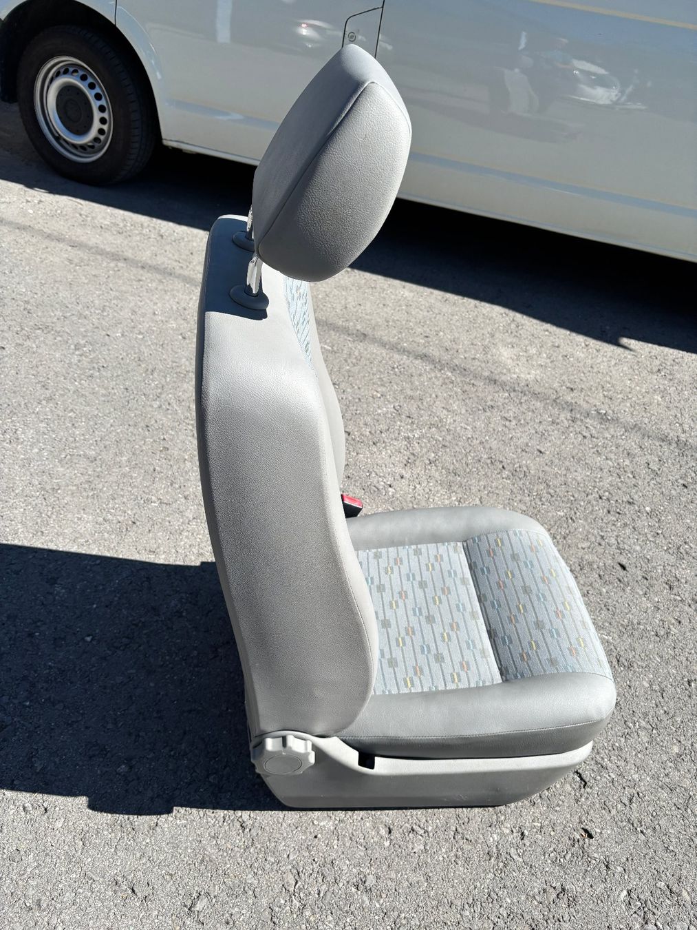 VW Tutti pezzi di ricambio auto: VW T5 Beifahrer oder Fahrersitz – Usato da Gams venduto da mir_n5kk 1