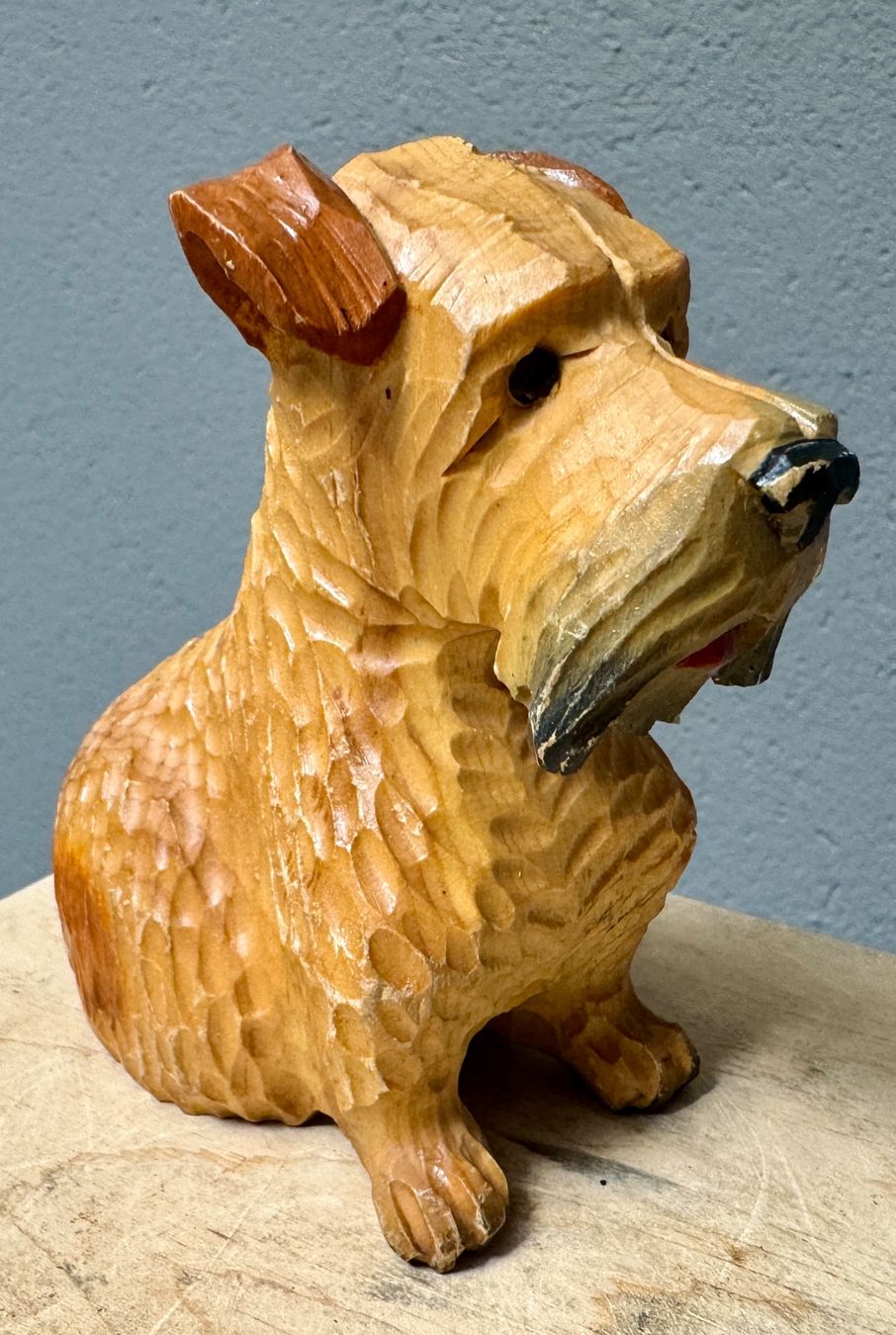 Statuette: Schnitzerei Figur Brienzer Schnitzerei Holz TERRIER 10.5 cm – Usato da Rothrist venduto da Luckywinner