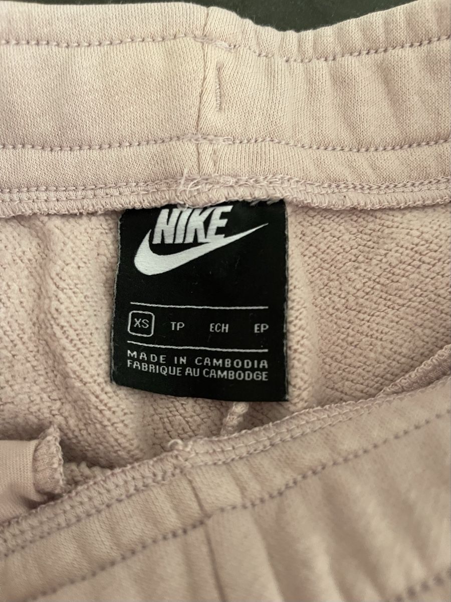 Nike Pantaloni: Nike Trainerhose Grösse XS – Nuovo (secondo la descrizione) da Rapperswil SG venduto da joyakeller 2