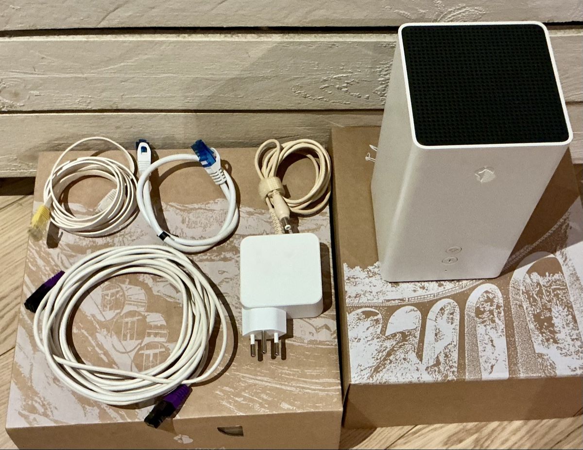 Swisscom Modems & Routeurs: Swisscom Internet‑Box 2 (Router/Modem) – D'occasion à Adliswil par NT15 3