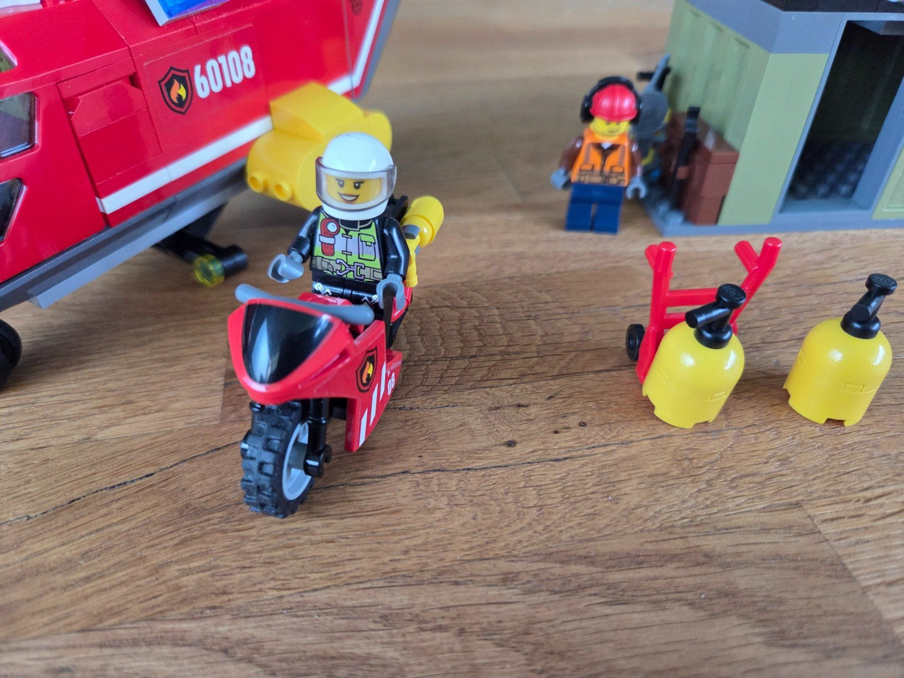 Lego Kit di costruzioni: Lego 60108 Fire Response Unit – Usato da Thun venduto da Reda68 3