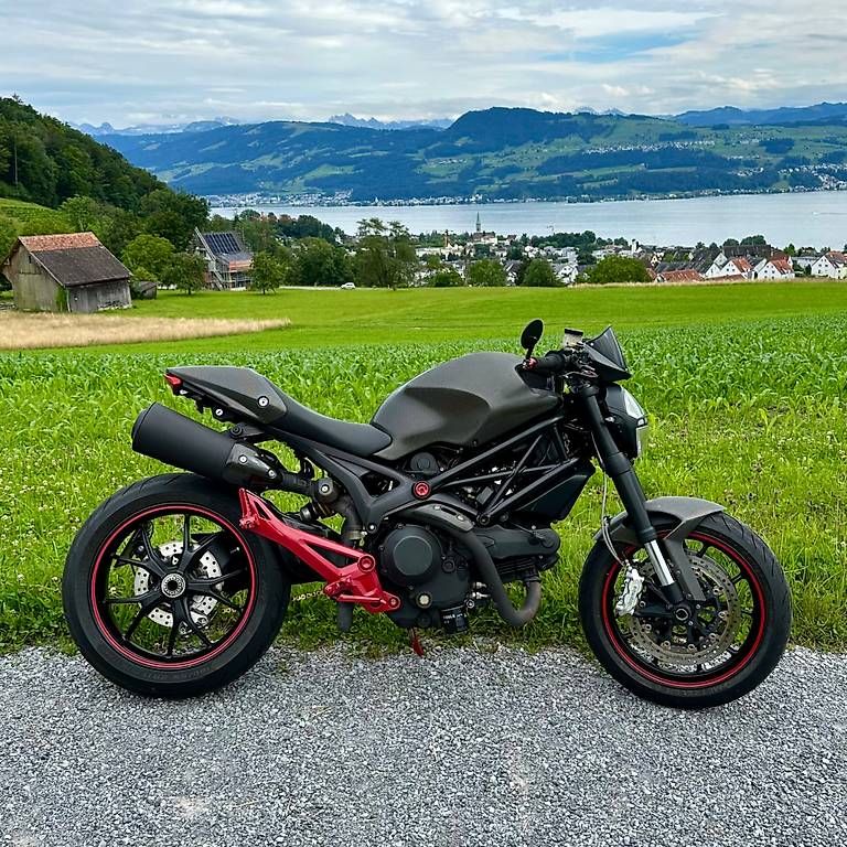 Ducati Strada: DUCATI MONSTER 1100 S – Usato da Uetikon am See venduto da StudioVintage