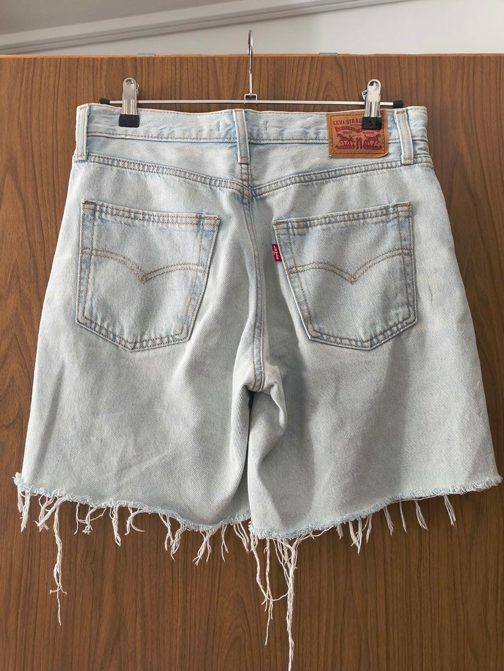 Pantaloni: Levi's Jeans Shorts hellblau neuwertig – Nuovo (secondo la descrizione) da Zürich venduto da laribuechel 1