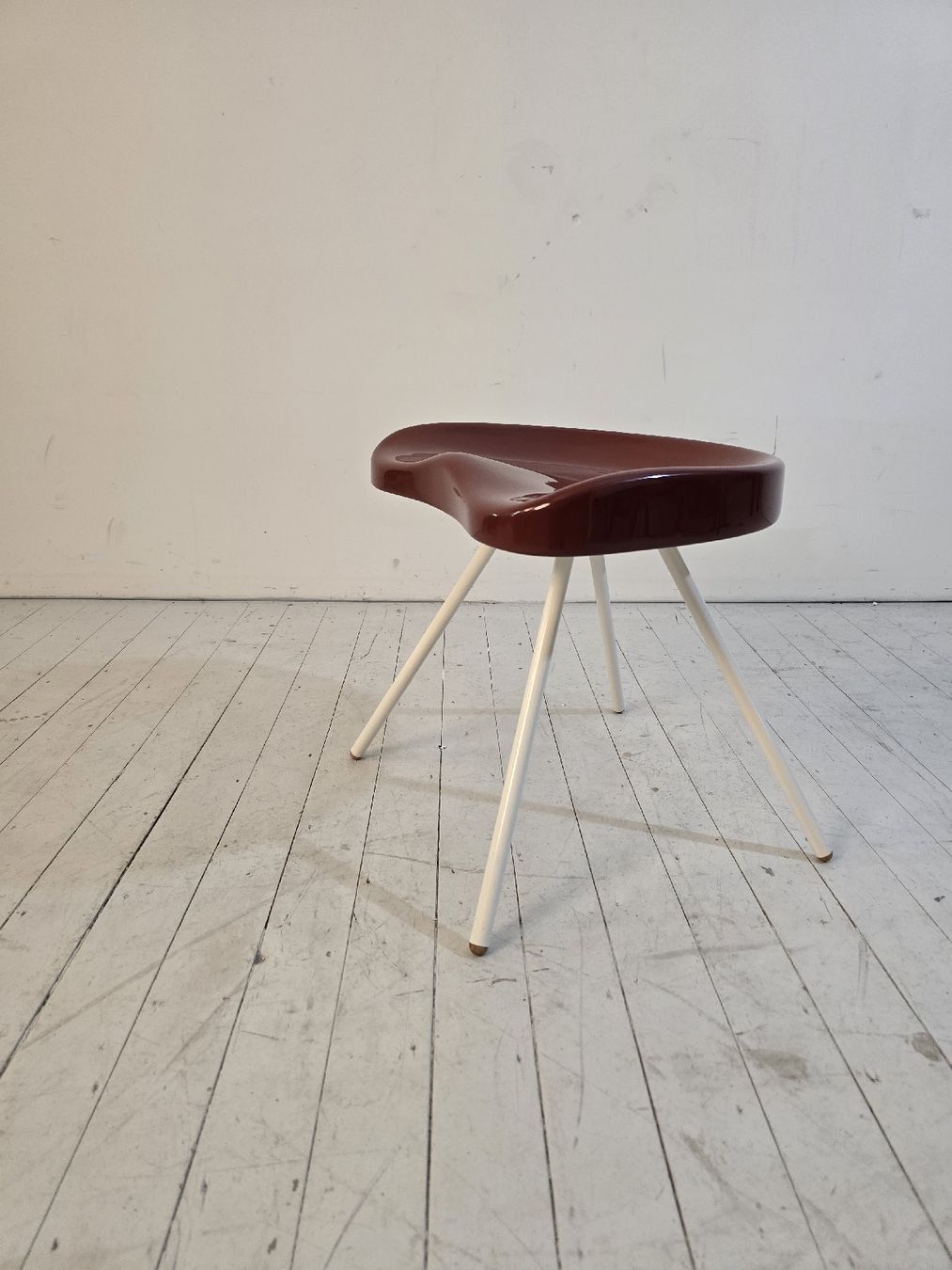 Vitra Hocker: Jean Prouve Stool – Neu (gemäss Beschreibung) aus Untersiggenthal von babette0815