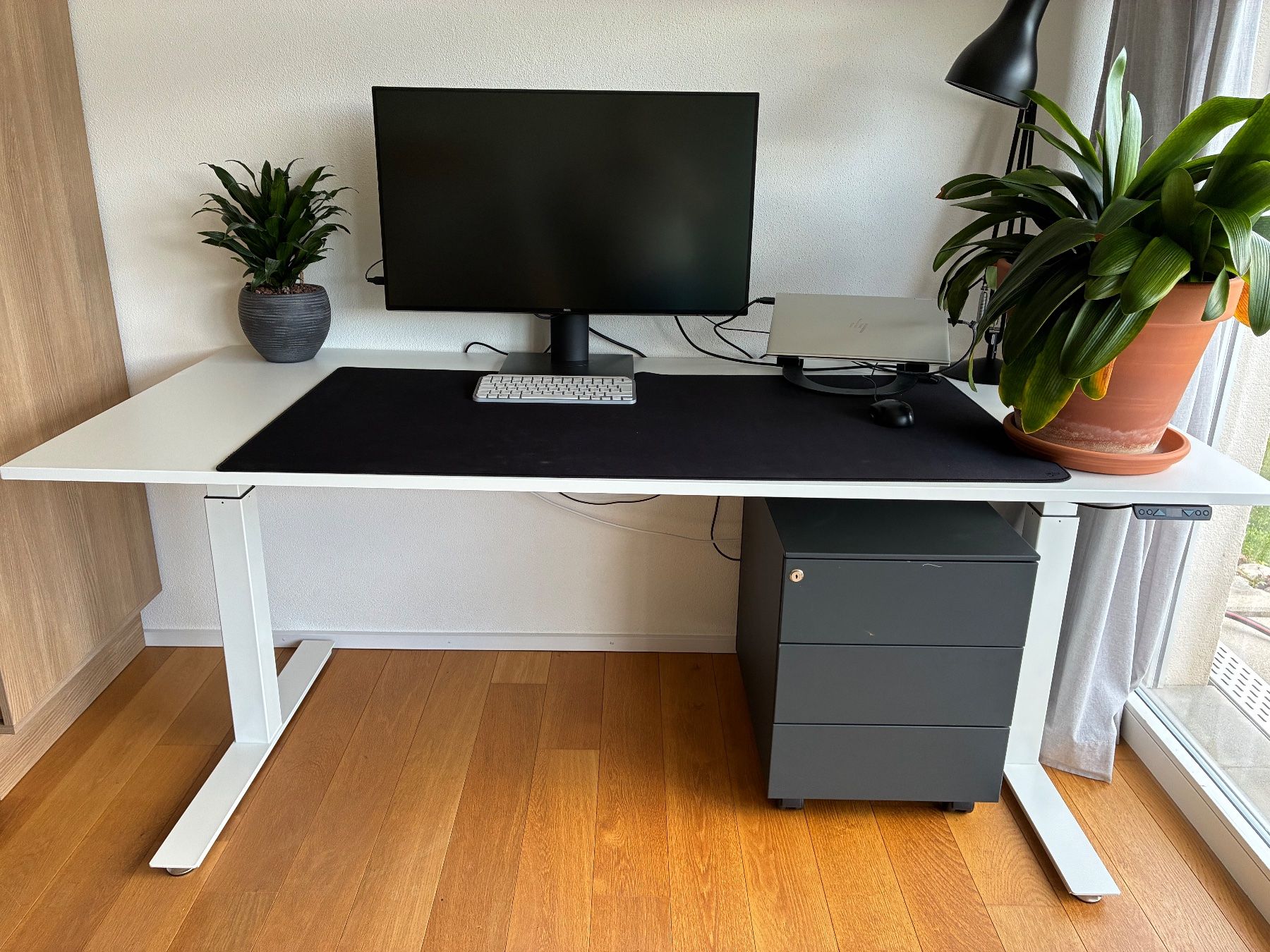 Flexcube Scrivanie: Höhenverstellbarer Schreibtisch Flexcube Profi – Usato da Stallikon venduto da KFQC