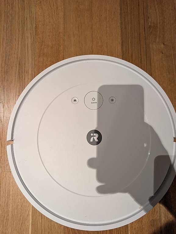 Irobot Aspirateurs & Accessoires: iRobot Roomba Essential – D'occasion à Münchenstein par kry_kq9z