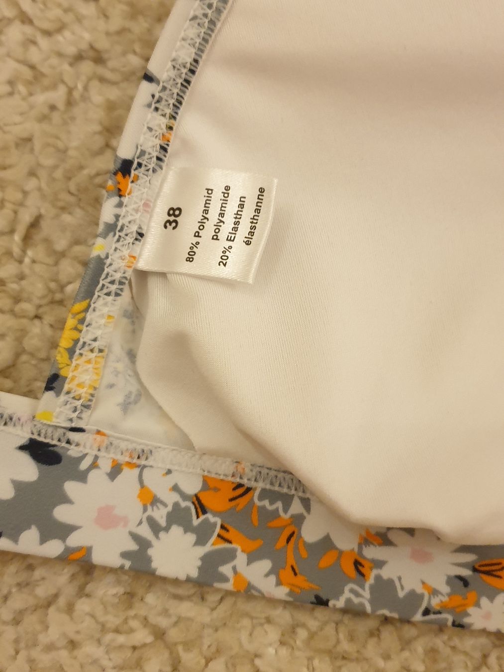 Costumi da bagno & Bikini: Bikini à fleurs, M, excellent état – Usato da Neuchâtel venduto da Verenas12 3