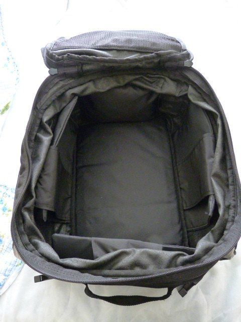 IXS Rucksäcke: IXS Tankrucksack magnetisch, schwarz-grau-rot % – Gebraucht aus Nunningen von Ave51 3