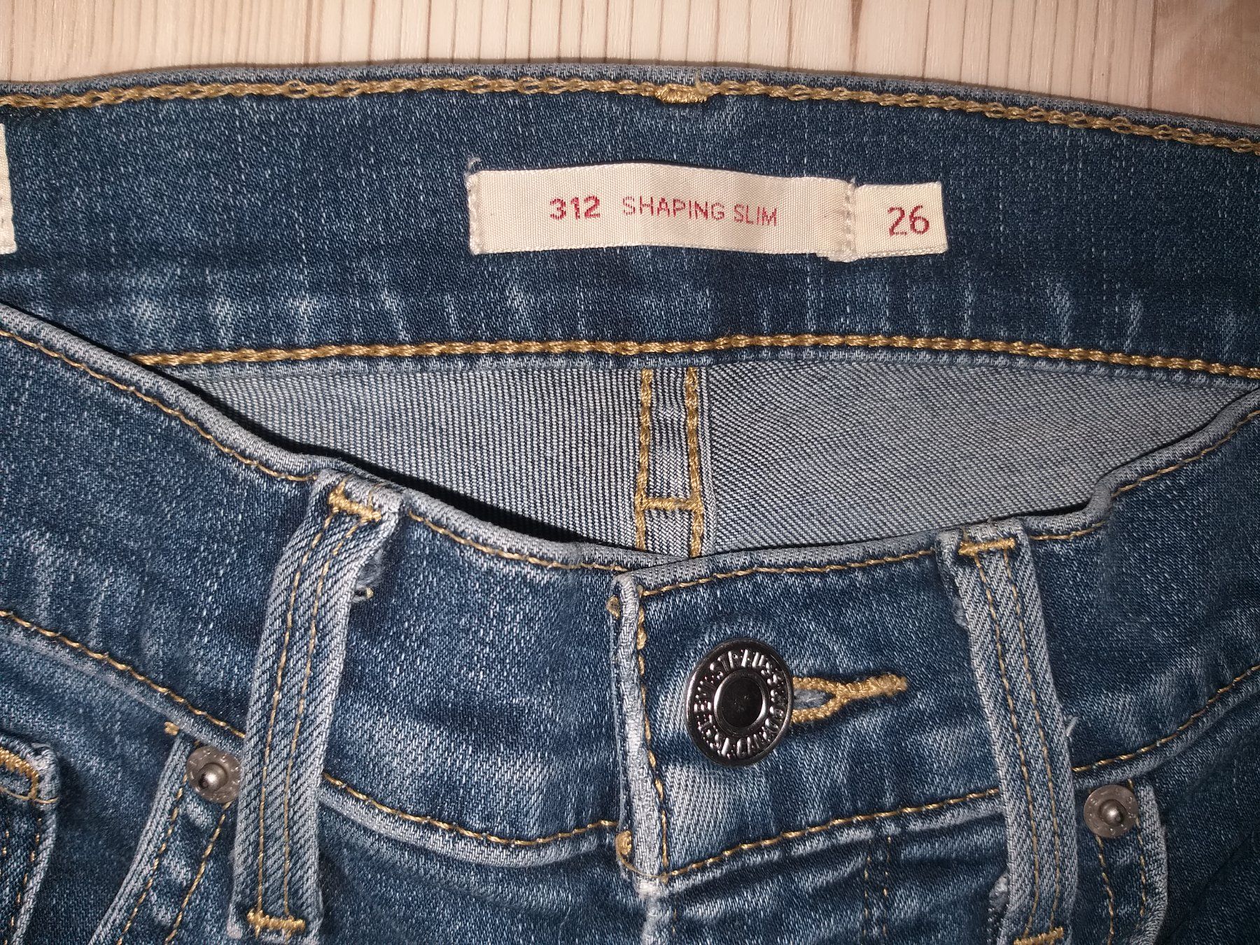 Levi's Jeans: LEVIS 312 SHAPING SLIM  Jeans   Taille / Grosse W26 – Usato da Cossonay-ville venduto da Super-Price-Quality 2
