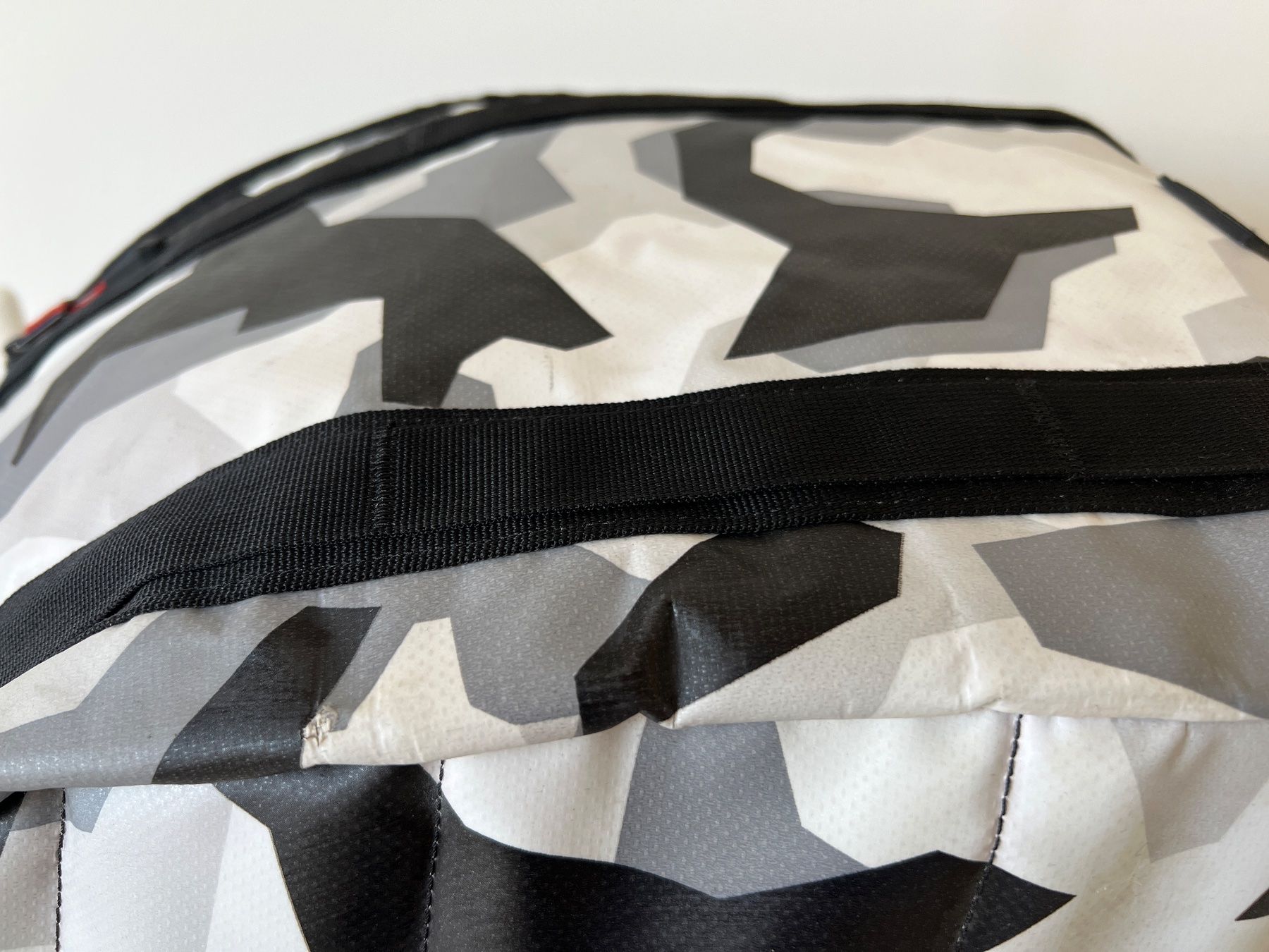 Rucksäcke: Db Backpack The Base 15l, snow camo limited ed. Jon Olsson – Gebraucht aus Ruggell von  3