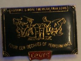 Vends Pins Levis