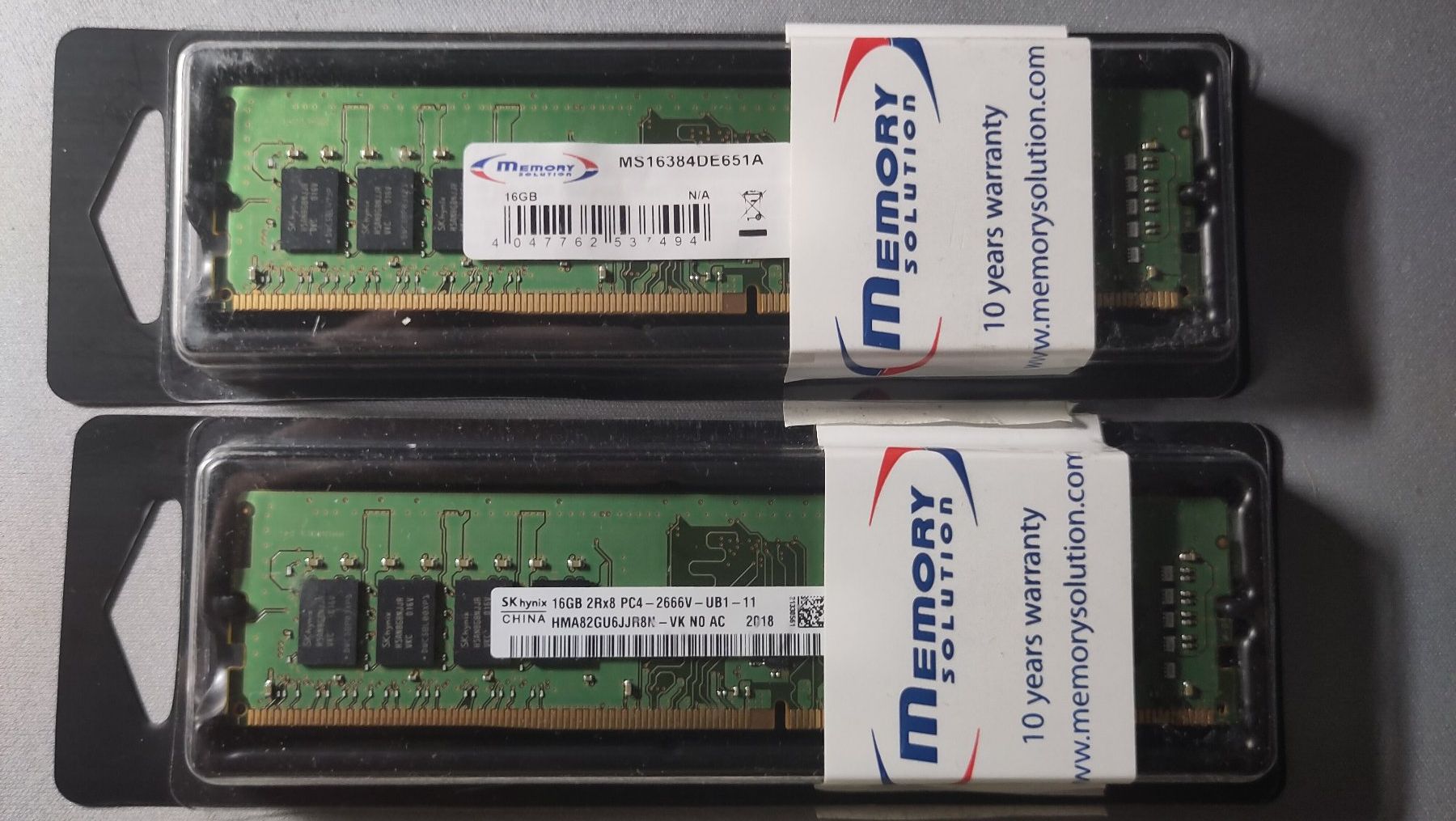 Memory / RAM: 2 X 16GB 2RX8 PC4-266V-UB1-11 – Gebraucht aus Genève von Cis68