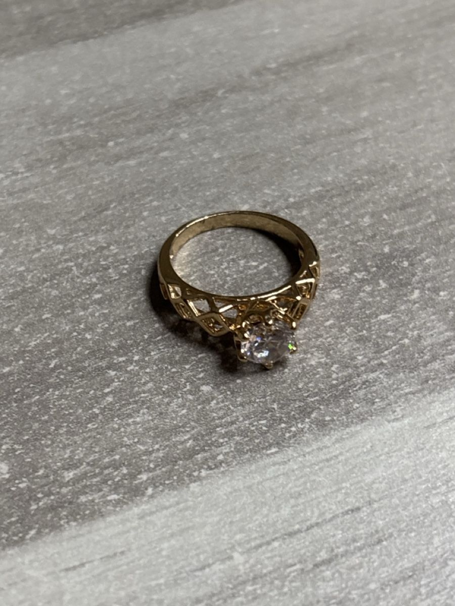 Anelli: Bague dorée avec pierre – Usato da Chêne-Bourg venduto da iva_6fxv