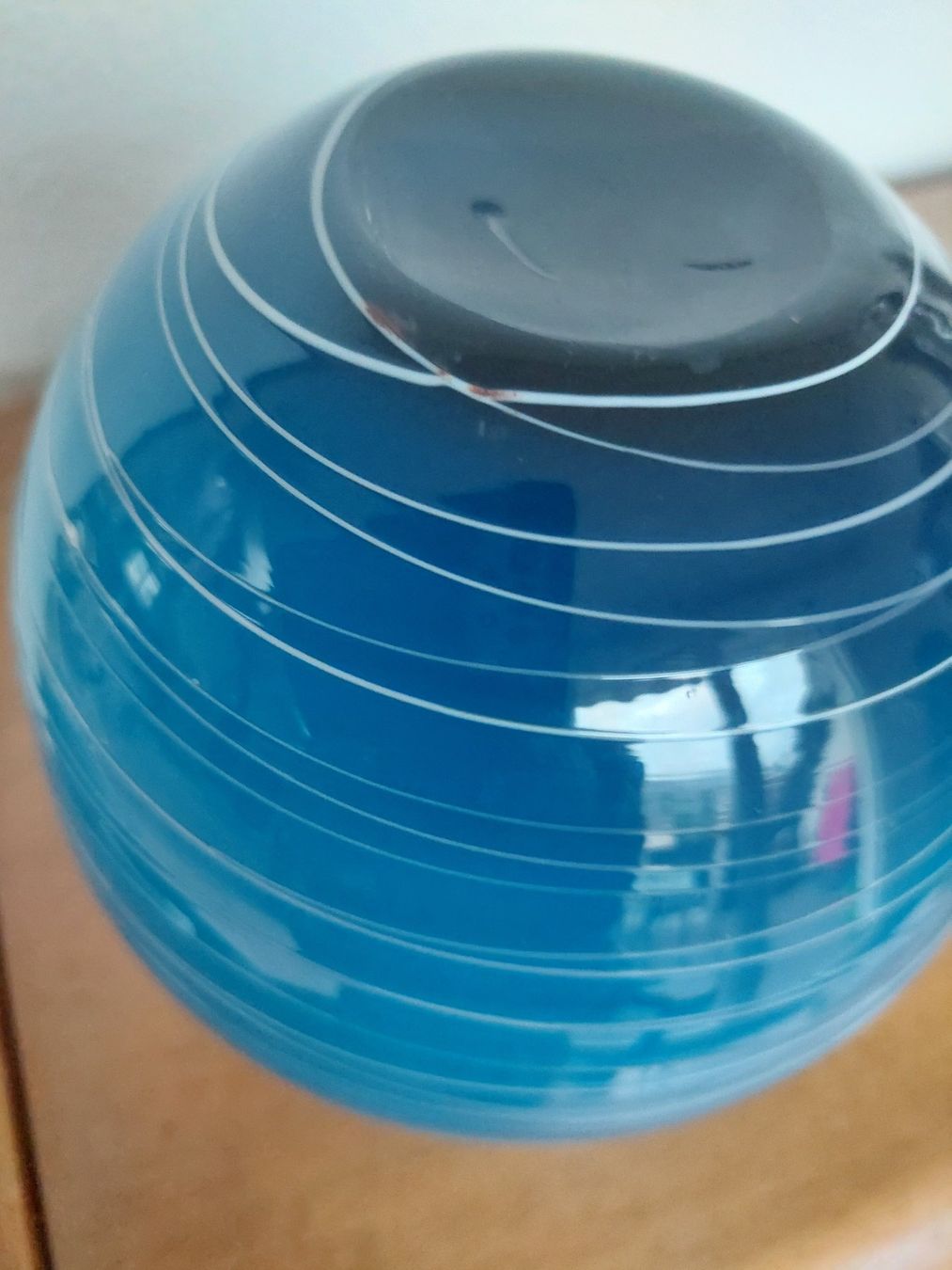 Vasi & Recipienti: Opalblaue Glasvase mit aufgeschmolzenem Glasfaden – Usato da Hergiswil NW venduto da maiette-23.N 6