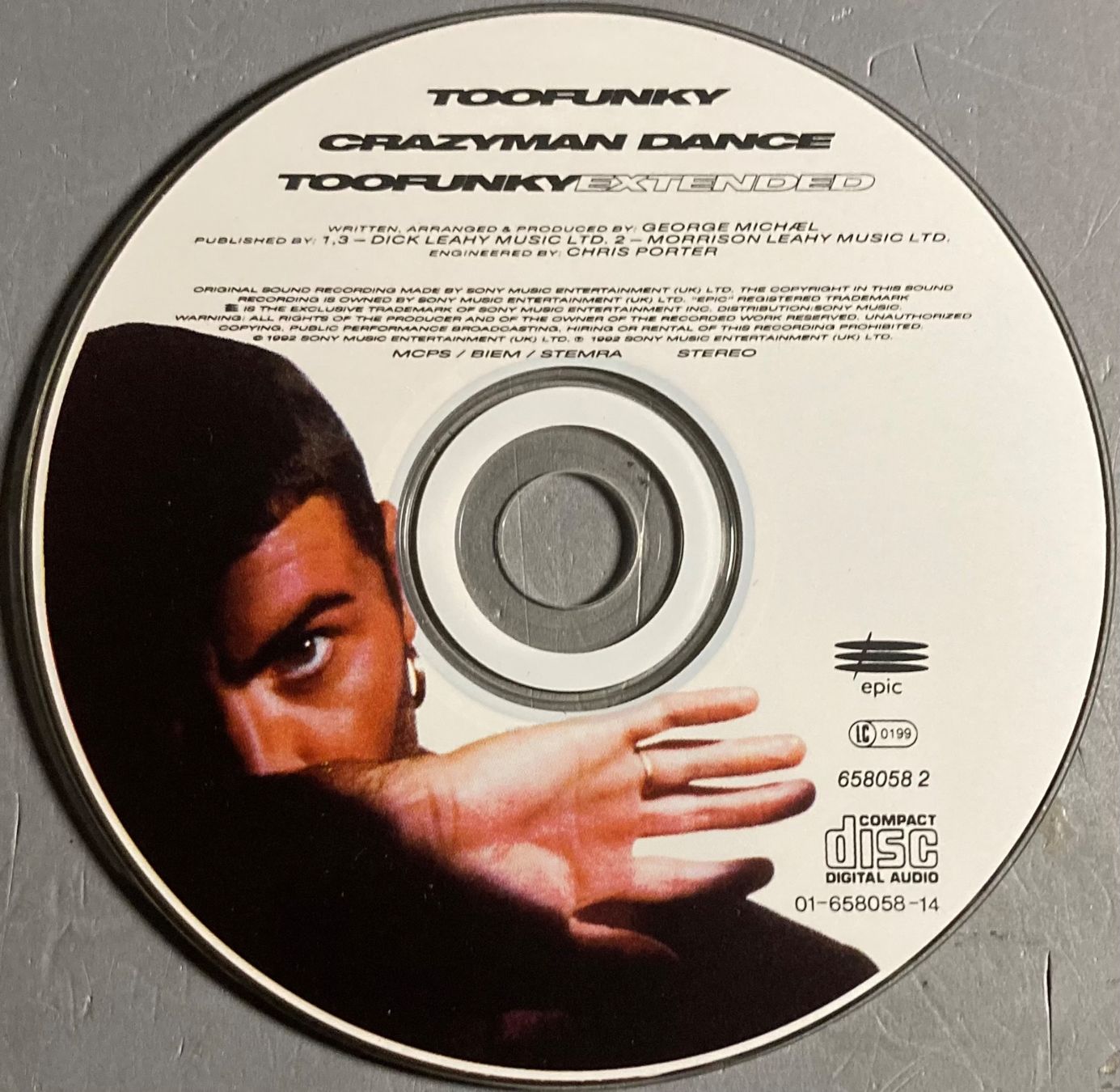 CDs: GEORGE MICHAEL - TO FUNKY – Gebraucht aus Poliez-Pittet von Newtown-Records 2