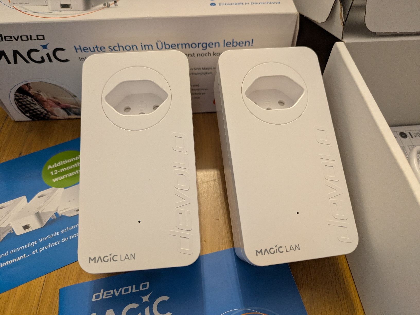 Devolo Unità & Adattatore: Devolo Magic 2 LAN Powerline Adapter - Starter Kit – Nuovo (secondo la descrizione) da Niederuzwil venduto da S.J.21 2
