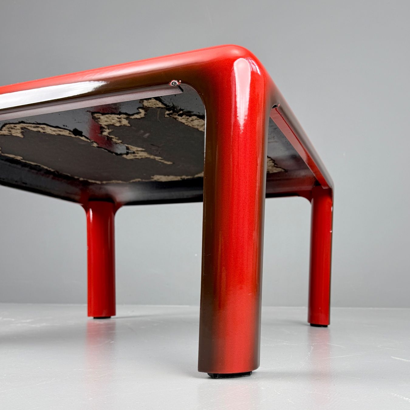 Tavoli: Emaillierter Vintage Coffee Table – Usato da Uetikon am See venduto da StudioVintage 5