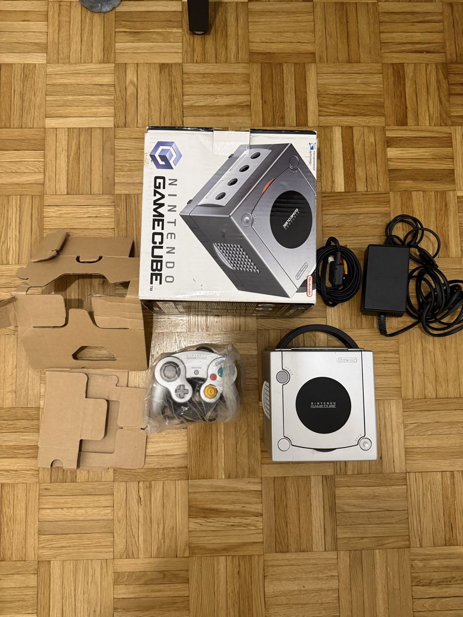 Nintendo Consoles: Nintendo Gamecube Argenté  – D'occasion à Lucens par Ballach835