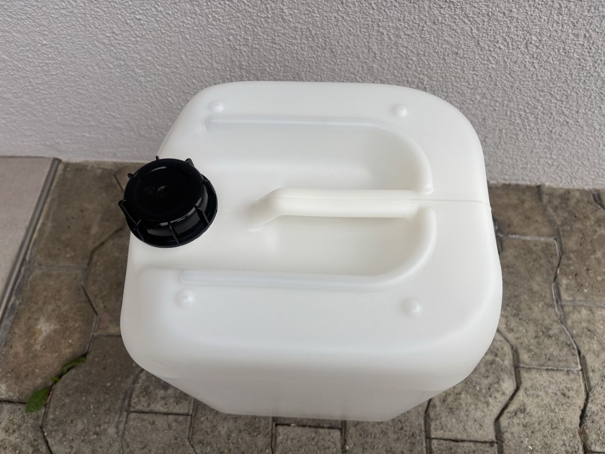 Taniche per benzina: Kanister 25 Liter – Usato da Jonschwil venduto da Lambo5000 1