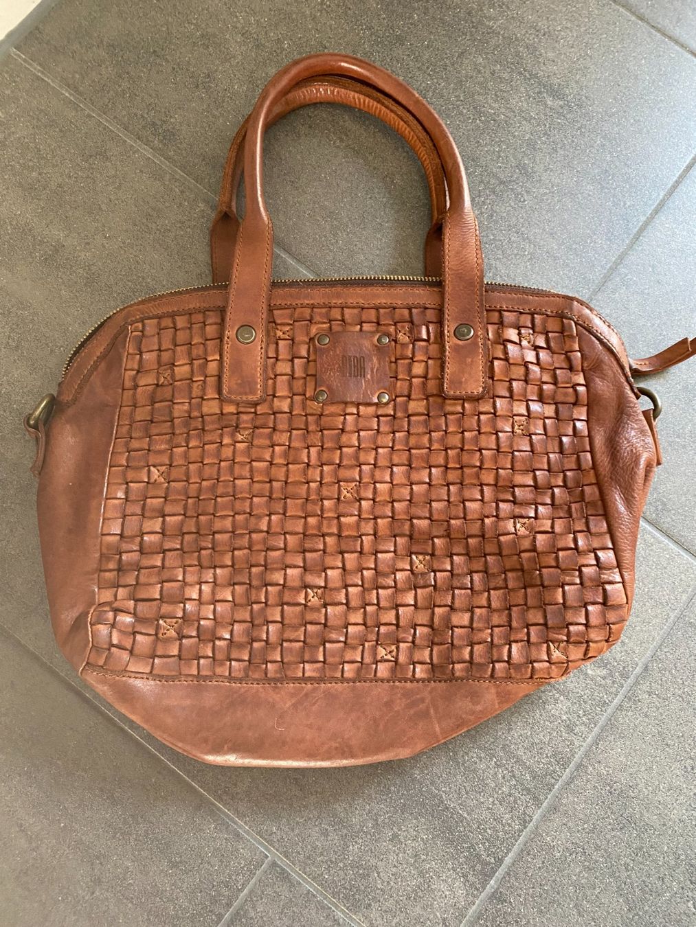 Borse da donna: Handtasche - Leder - 3 Innen- + 1 Aussenfächer mit Reissvers – Usato da Niederrohrdorf venduto da park5