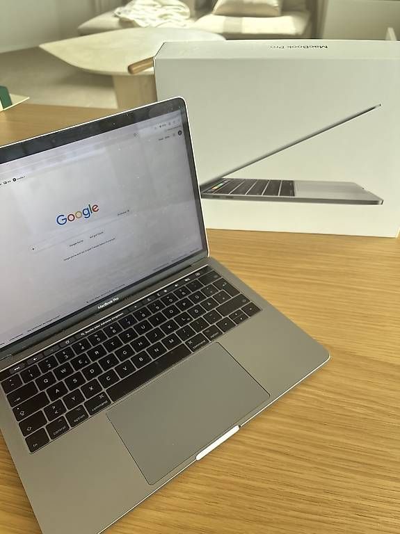 Apple Notebook: MacBook Pro 13" (2017) 500GB A1706 – Usato da Zürich venduto da car_9sdb