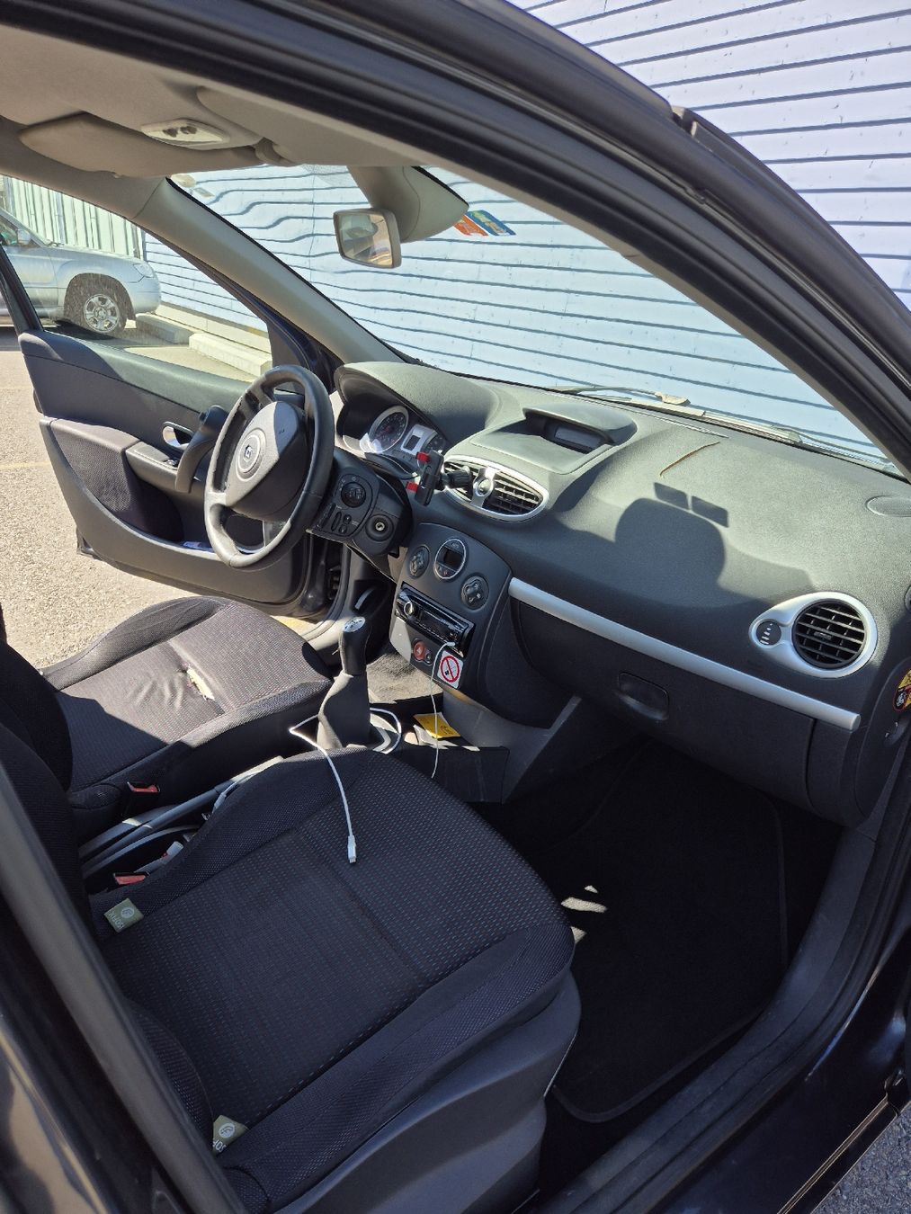 Renault Automobili: Renault Clio 1.4 16V - Ab MFK – Usato da Egg b. Zürich venduto da 10510139 4