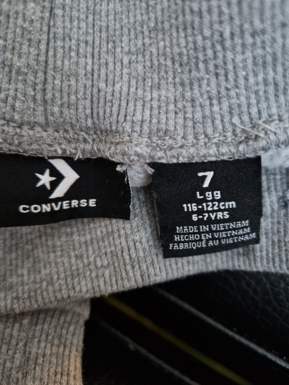 Converse Kleiderpakete & -sets: Trainer DINO 2 teilig von Converse Gr. 116/122 – Gebraucht aus Davos-Dorf von Bpelikan 5
