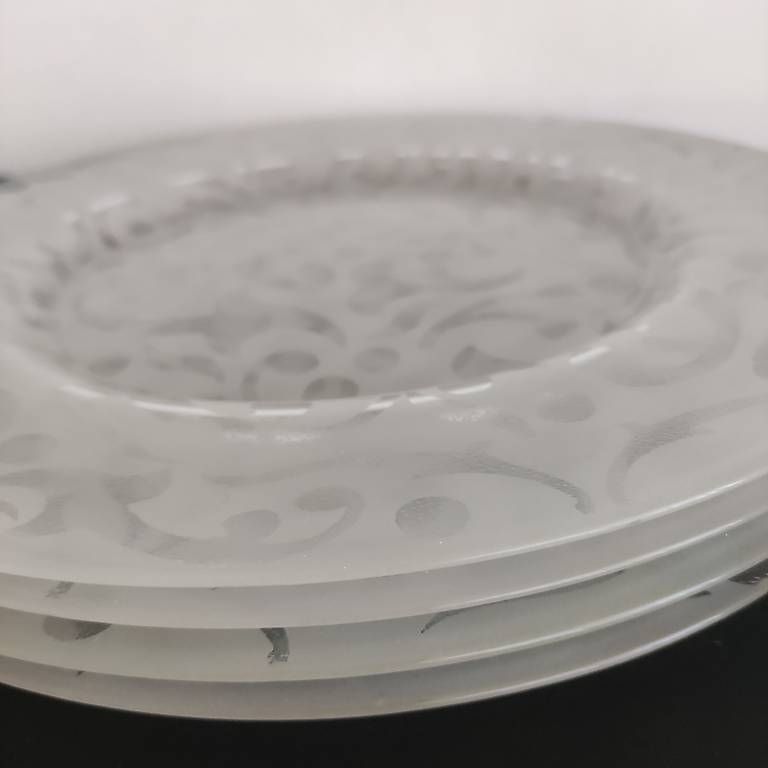 Piatti: 4 Platz- oder Essteller Glas Ornamentmuster – Usato da Frick venduto da fendiartax 1