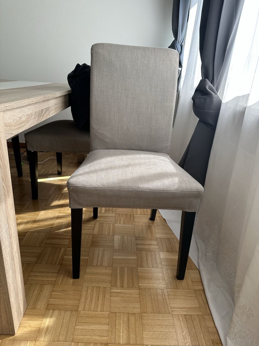 Chaises: Esszimmer Tisch und Stühle – D'occasion à Rümlang par ohsnapiiitzme2