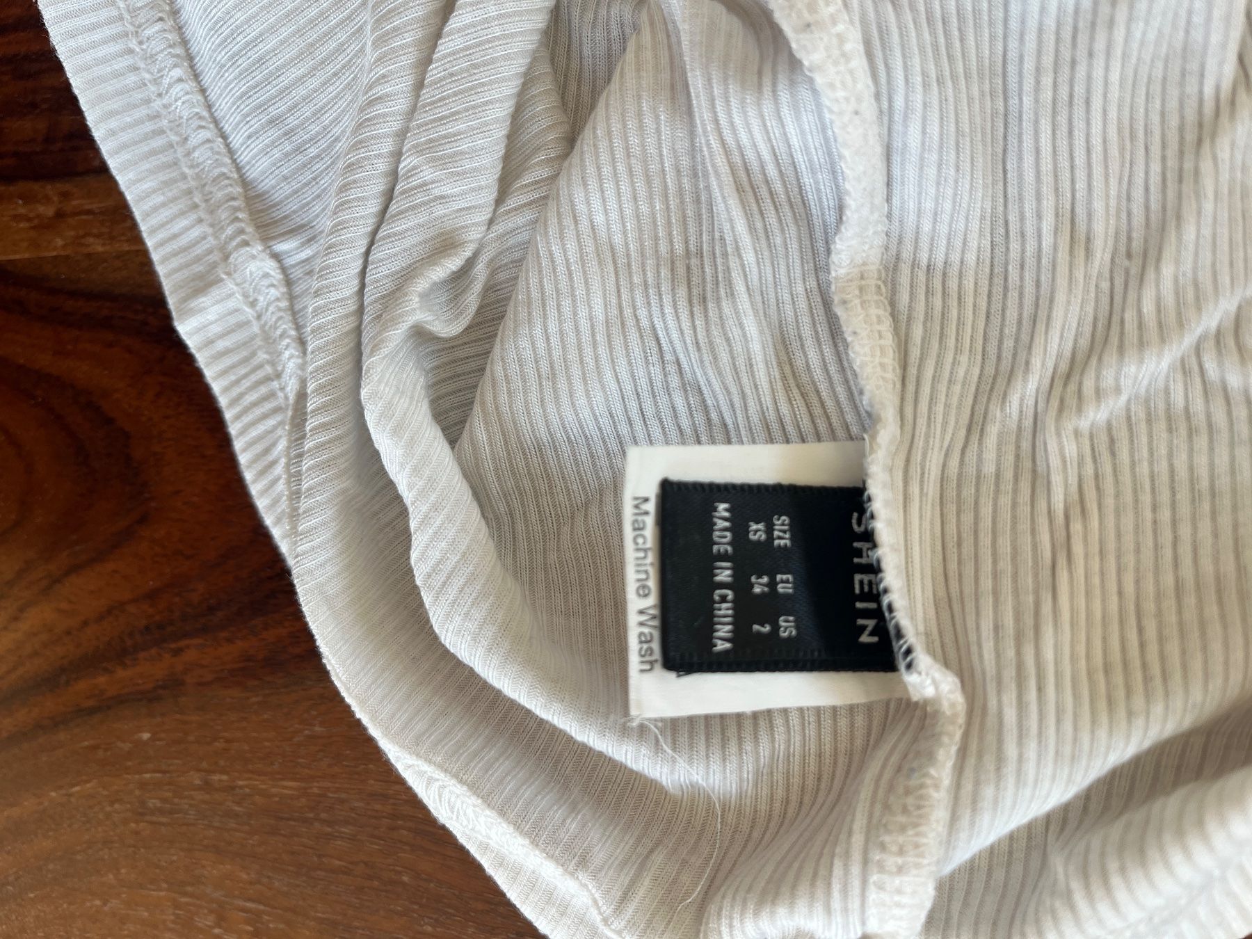 Shein Top: Crop top blanc été léger, taille XS – Usato da Cossonay-Ville venduto da 021epi70 1