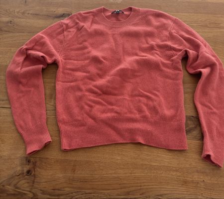 Kurzgeschnittener Uniqlo Pullover