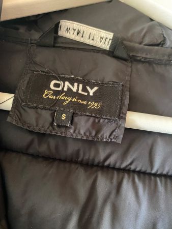 Veste mi-saison en très bon état petit S