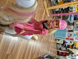 Barbie Reiterin mit Pferd defekt B10