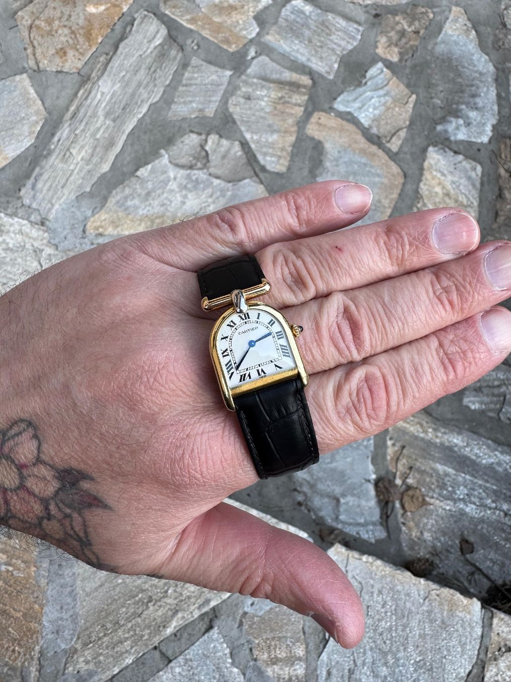 Cartier Orologi: Cartier  Cloche Calandre Trinity – Usato da Pully venduto da Draganjeff