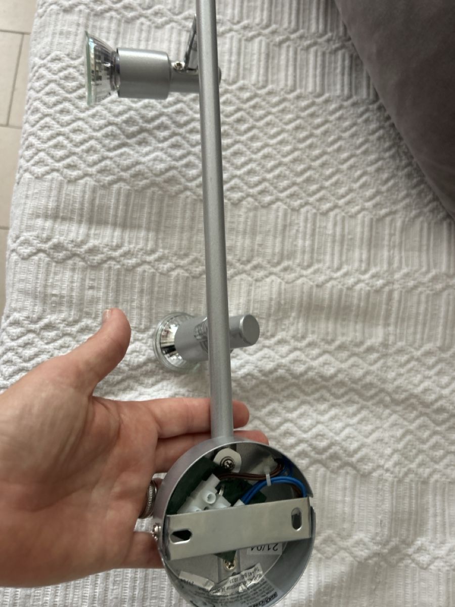 Lampadari & plafoniere: Schiene mit 4 GU10 Spots, silber, dimmbar, mit leuchtmittel – Nuovo (secondo la descrizione) da Minusio venduto da monette08 2