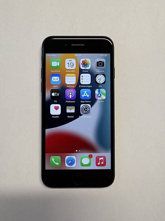 Apple Telefoni cellulari / Smartphones: iPhone 7 (32GB) Black – Usato da Schönholzerswilen venduto da -Osiris-