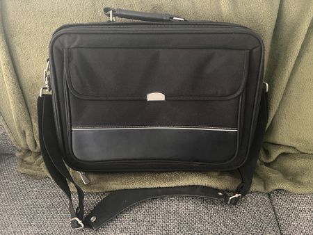 Dicota Businesstasche/Laptoptasche, schwarz, Top Zustand!