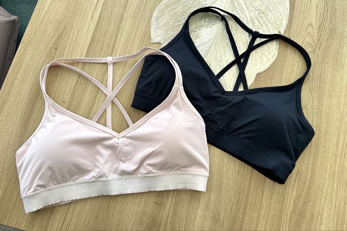 Altra biancheria intima: 2x Sport-BH neuwertig Gr. L – Nuovo (secondo la descrizione) da Zürich venduto da ism_qn7r