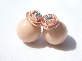 Ohrstecker mit Strasssteinchen als Verschluss, Modeschmuck