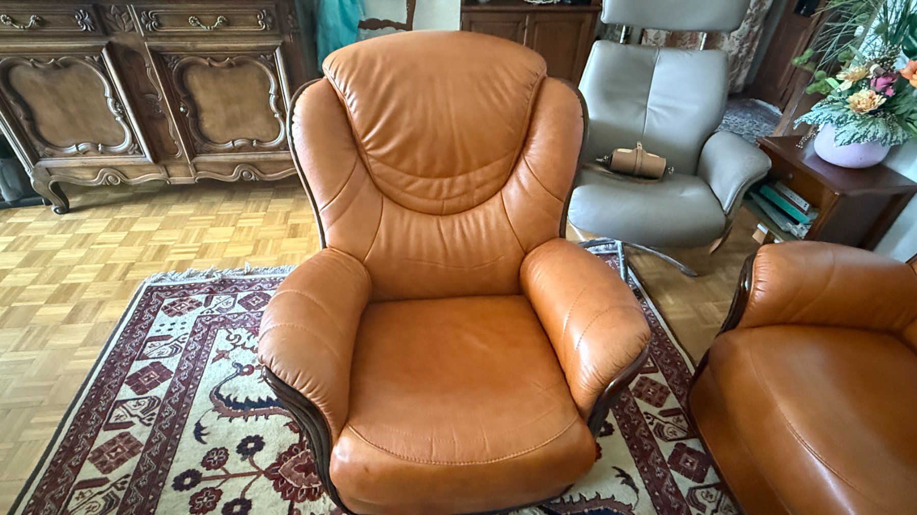Divani: Canapé et fauteuil en cuir – Usato da Genève venduto da imagidee 1