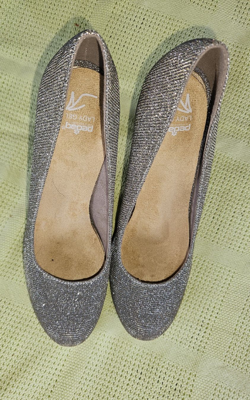Tamaris Scarpe da donna: Tamaris Glitzer Pumps, Silber, Grösse 40 – Nuovo (secondo la descrizione) da Au ZH venduto da fundgruebli
