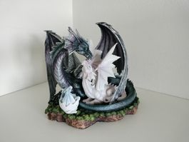 Drachenfamilie-Skulptur: Einzigartiges Sammlerstück!